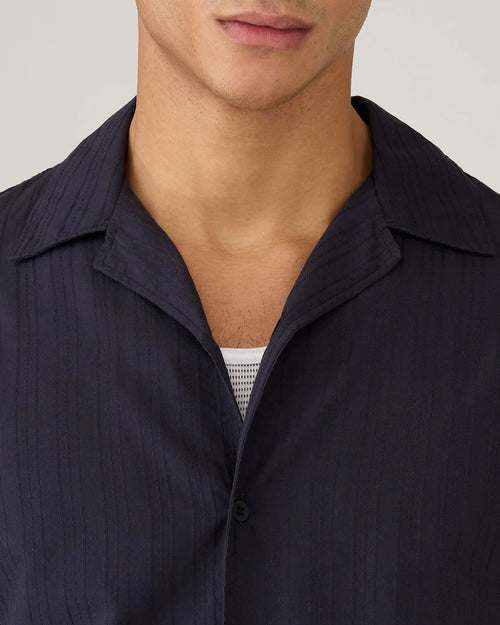 TEXTURED STRIPE CAMP COLLAR SHIRT / NAVY