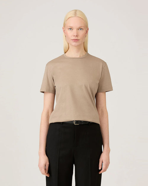 BOY-FIT CREW NECK T-SHIRT / MINK