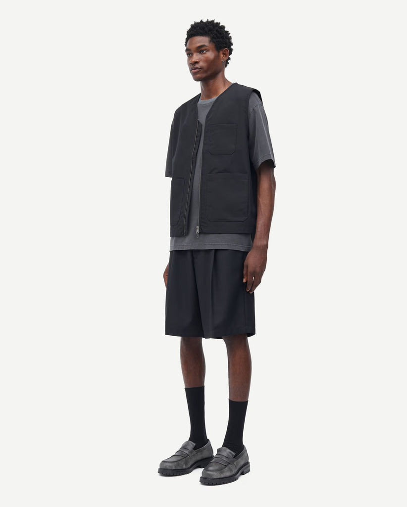 Shop SAMSØE SAMSØE SAROBIN VEST 14265 / BLACK from thisisFABRIC
