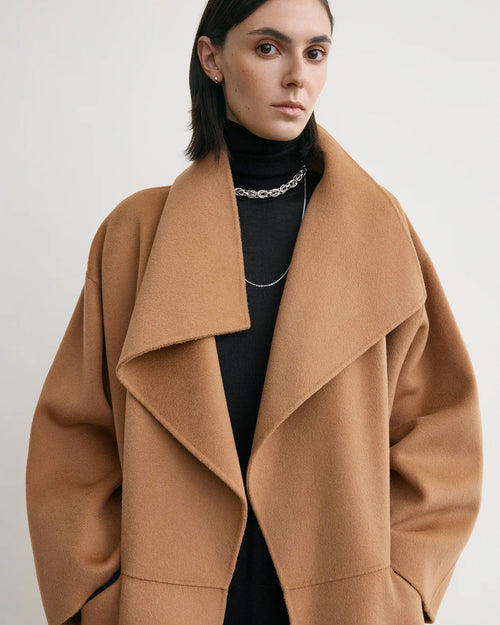 SIGNATURE WOOL CASHMERE COAT / CAMEL