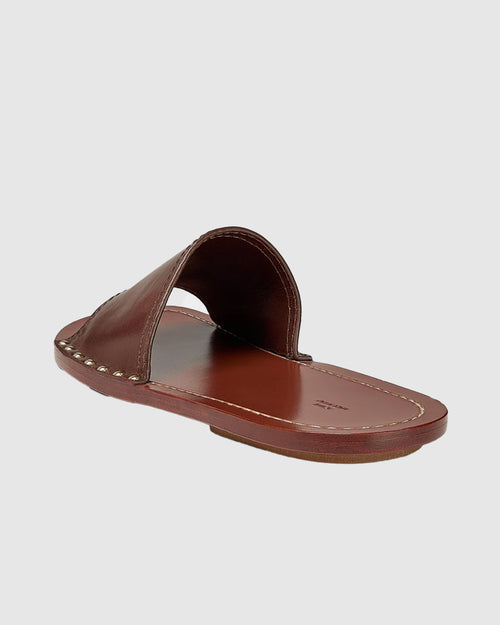 STUDDED LEATHER SLIDES / SIENNA