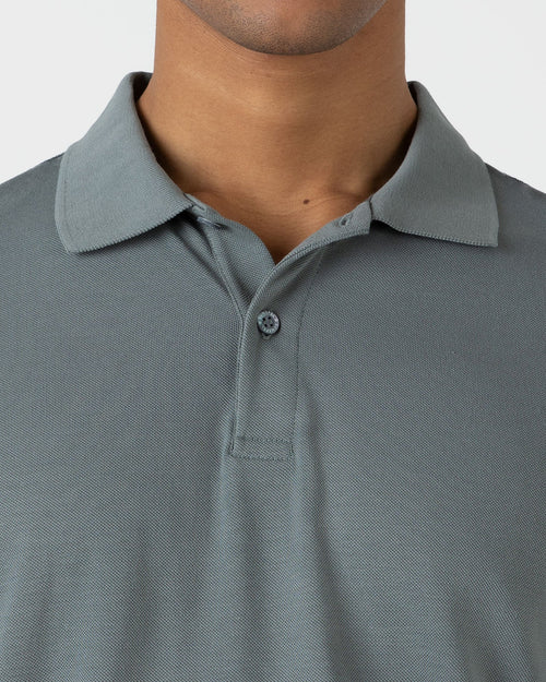 PIQUÉ POLO SHIRT / SMOKE GREEN