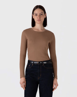 LONG SLEEVE RIBBED T-SHIRT / ALMOND