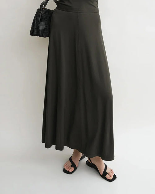 トーテム TOTEME Fluid jersey skirt フレアスカート Shop Toteme FLUID JERSEY SKIRT / PEPPER from thisisFABRIC – THIS