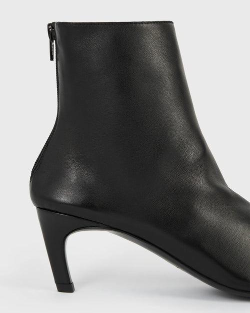 SOFT NAPPA ANKLE BOOTS / BLACK