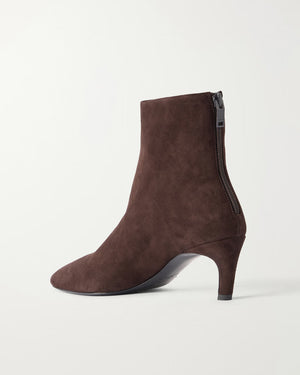 SOFT SUEDE ANKLE BOOTS / BROWN