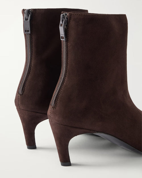 SOFT SUEDE ANKLE BOOTS / BROWN