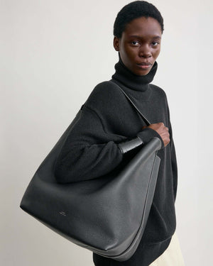 BELTED GRAINED LEATHER TOTE / BLACK