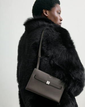 BELTED LEATHER CROSSBODY / BARK