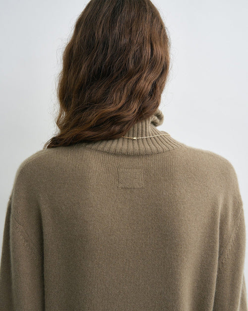 CASHMERE TURTLENECK / HAZEL