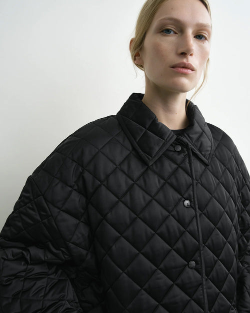 COLLARED QUILTED JACKET / BLACK