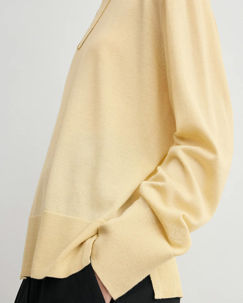CREW-NECK WOOL SILK KNIT / CHAMPAGNE