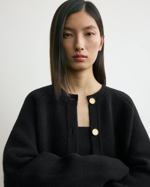 HAMMERED BUTTON CARDIGAN / BLACK