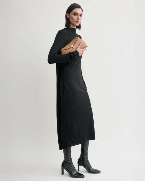 T-LOCK LEATHER CLUTCH / CAMEL