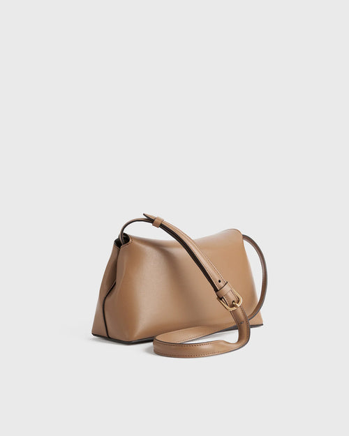 T-LOCK LEATHER CLUTCH / CAMEL