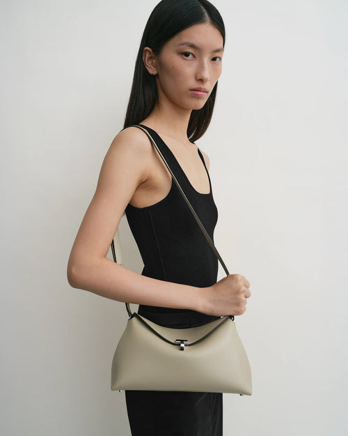 T-LOCK LEATHER CLUTCH / FAWN