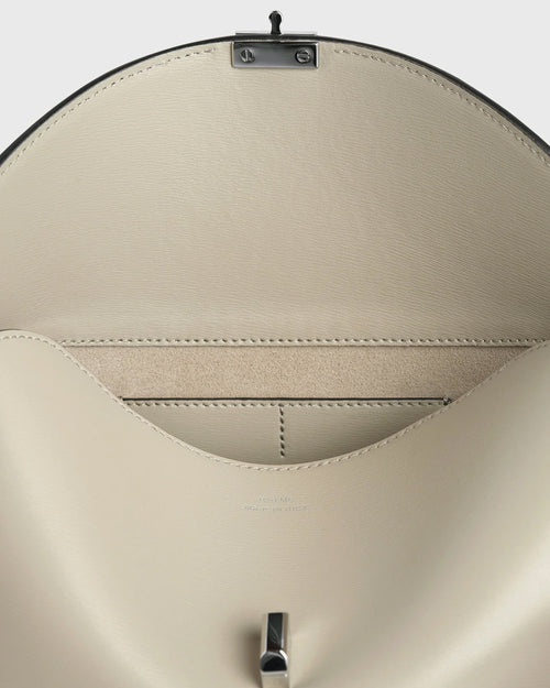 T-LOCK LEATHER CLUTCH / FAWN