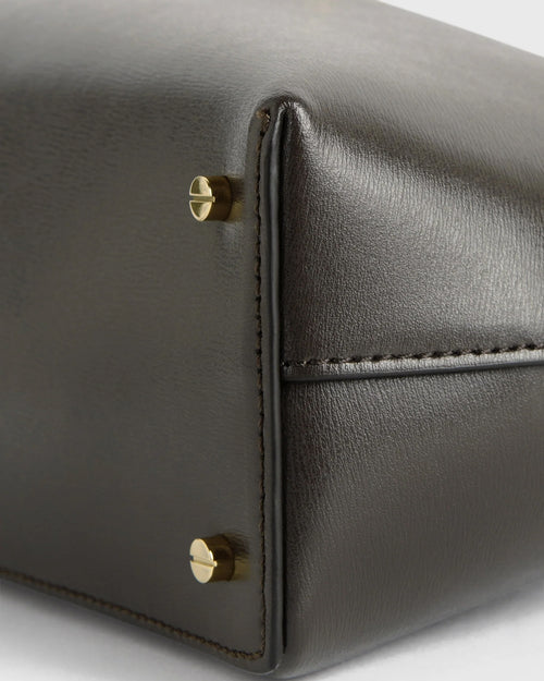 T-LOCK LEATHER CLUTCH / BARK