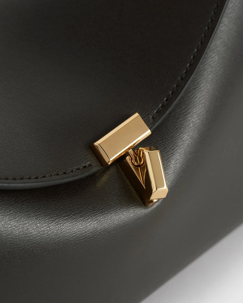 T-LOCK LEATHER CLUTCH / BARK