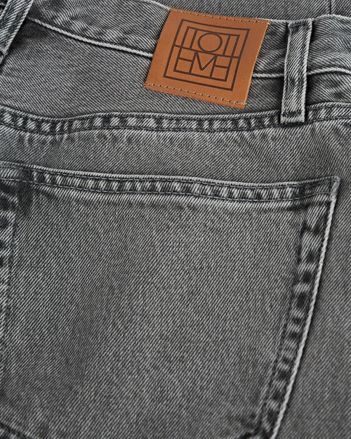 TWISTED SEAM DENIM FULL LENGTH / MID GREY