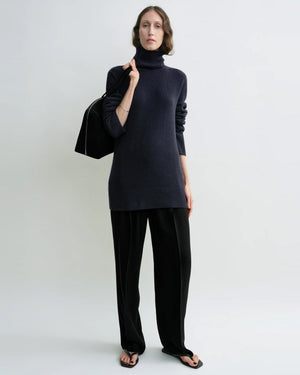 CASHMERE TURTLENECK / NAVY