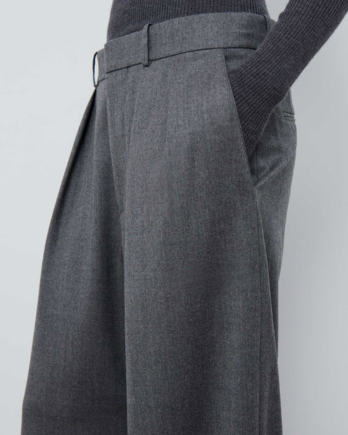 LOW RISE TROUSER FLANNEL / CHARCOAL