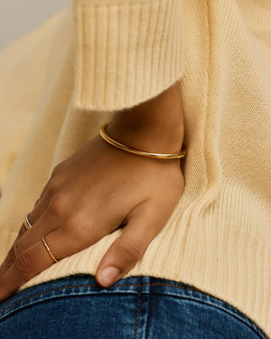 CLASSIC ROUND HINGED BANGLE / GOLD