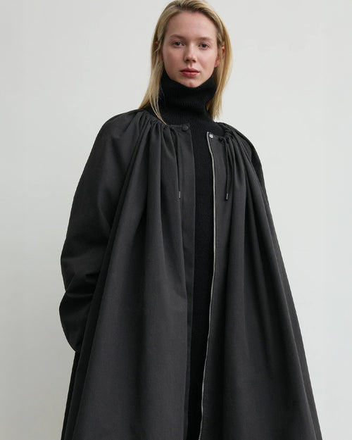 GATHERED PARACHUTE COAT / BLACK