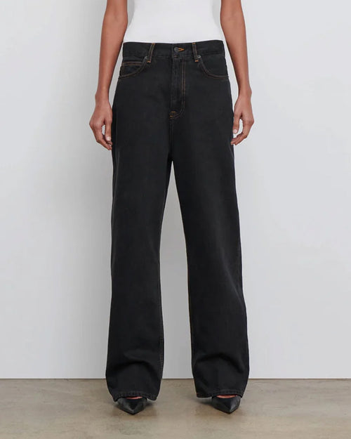 LOW RISE JEAN / BLACK
