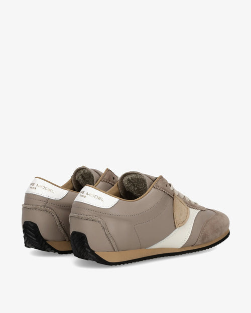 PLANCHE LOW WOMAN / VEAU DAIM MUD