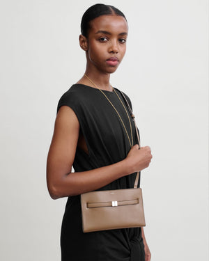 BELTED LEATHER CROSSBODY / TIRAMISU