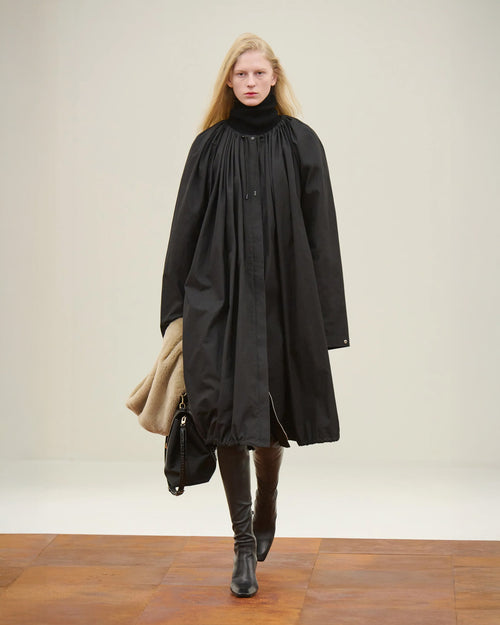 GATHERED PARACHUTE COAT / BLACK