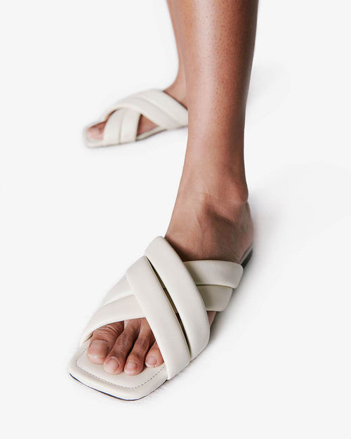 EVE SANDALS / IVORY
